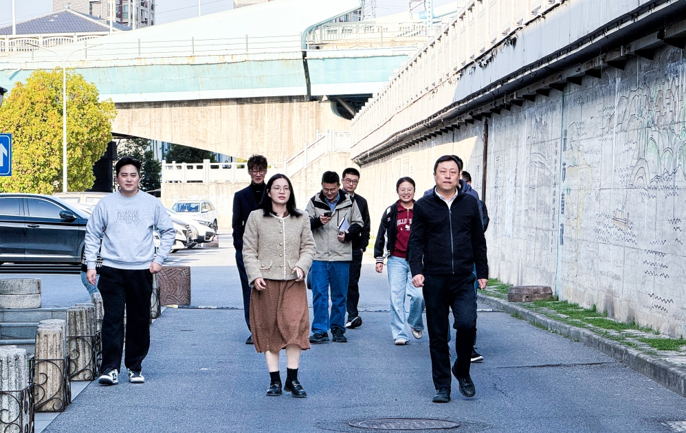 鏡湖區(qū)委常委、副區(qū)長(zhǎng)高偉來(lái)園調(diào)研指導(dǎo)工作